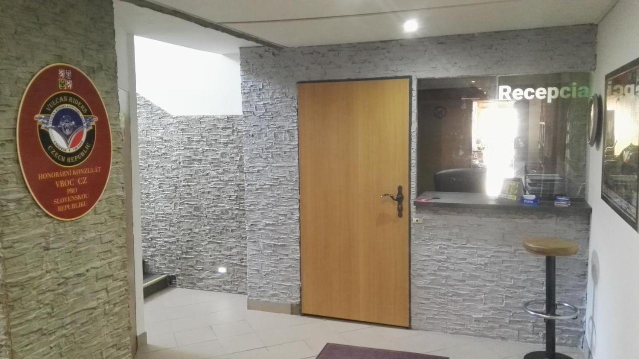 Garni Hotel Liptovsky Mikulas Ngoại thất bức ảnh