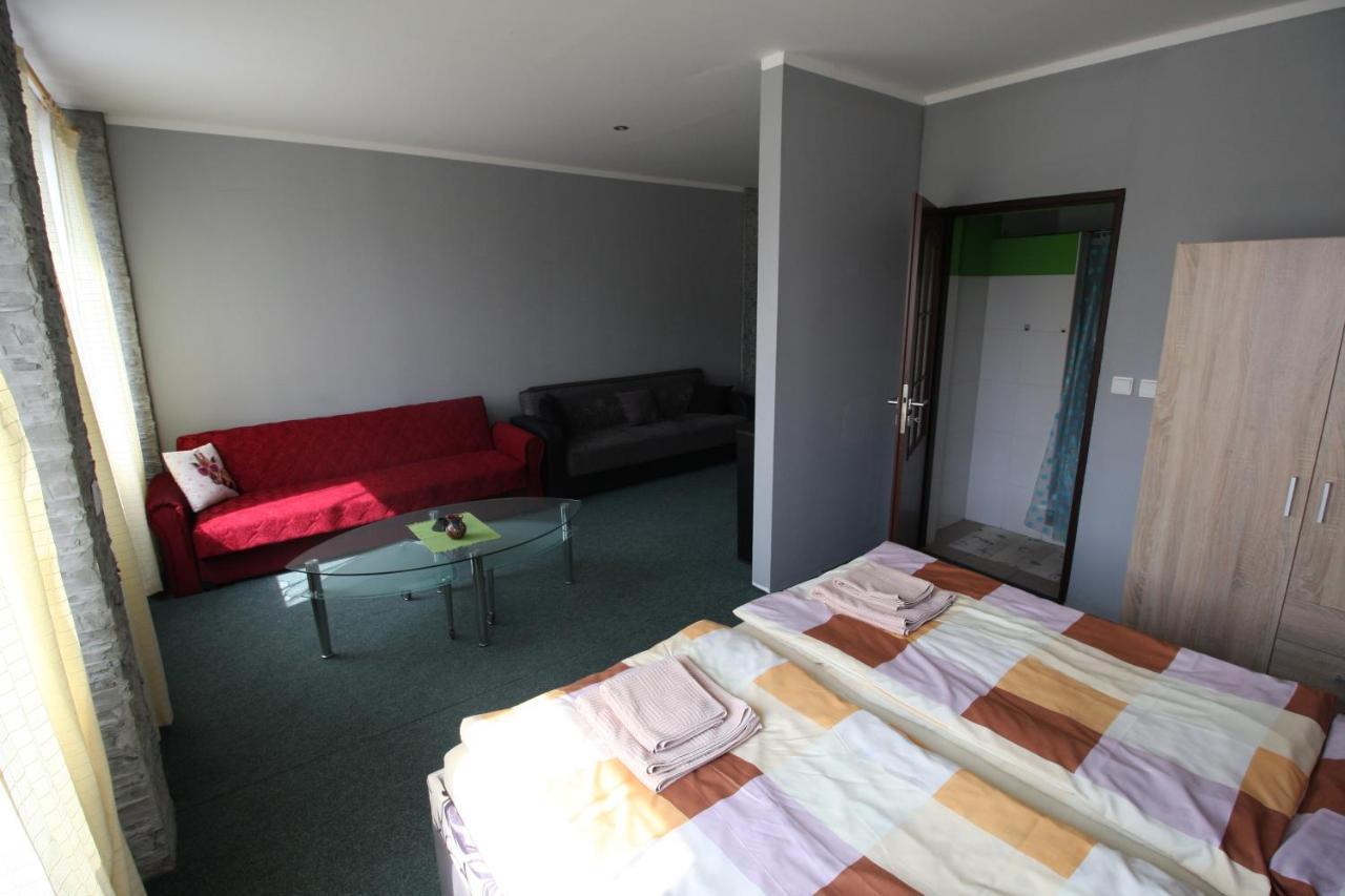 Garni Hotel Liptovsky Mikulas Ngoại thất bức ảnh